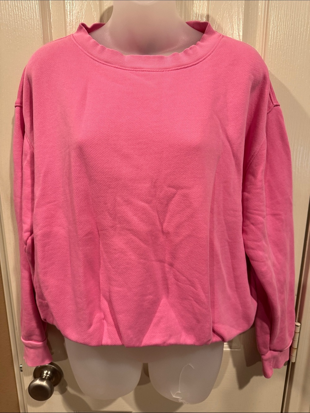 Universal Threads Pink Sweatshirt. Sz Medium
